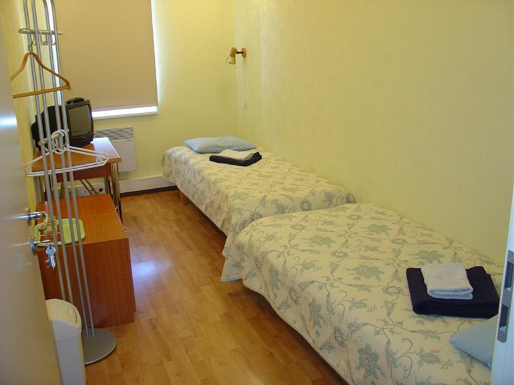 Kuressaare Airport Guest House Room photo