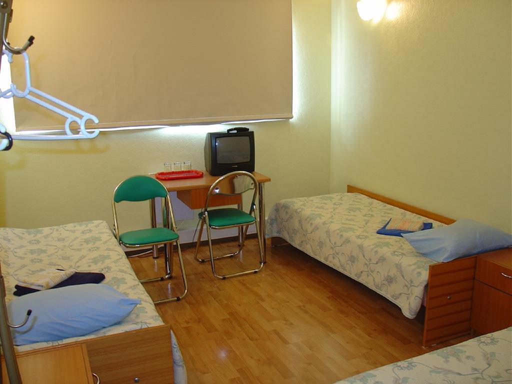 Kuressaare Airport Guest House Room photo